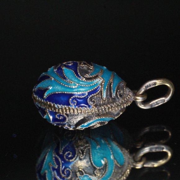 ATQ ART NOUVEAU KOKOSHNIK STERLING SILVER BLUE HUES CLOISONNE RUSSIAN EGG CHARM - Picture 3 of 7